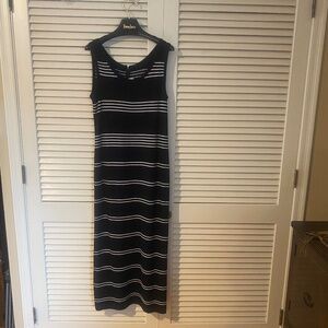 St. John Collection ~  Left Side Slit Maxi Dress ~ Size 8